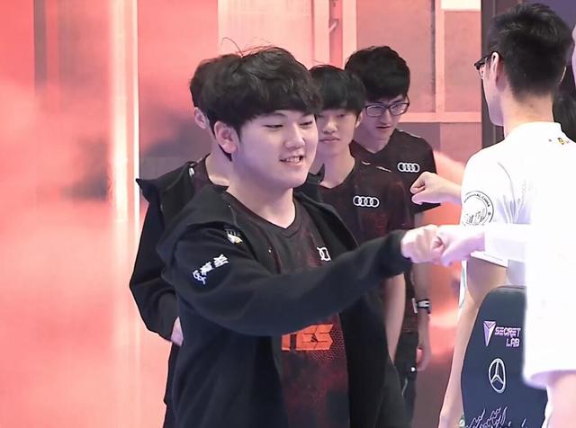 济南RW侠遗憾掉入2025KPL夏季赛常规赛第二轮B组